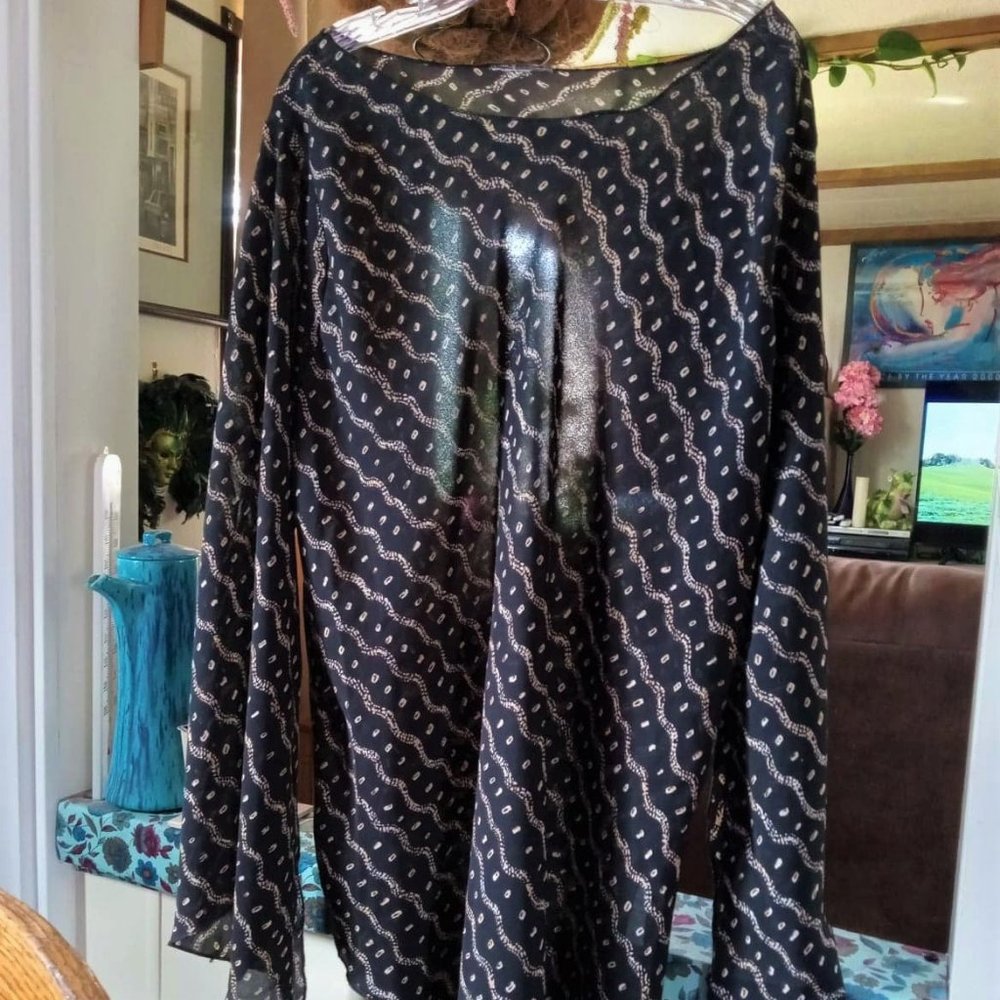 Black & Beige Asymmetrical-Hem top